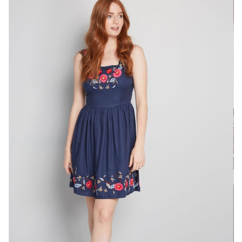 🌷🌷 👗 Modcloth Enlightened Look Embroidered Dress